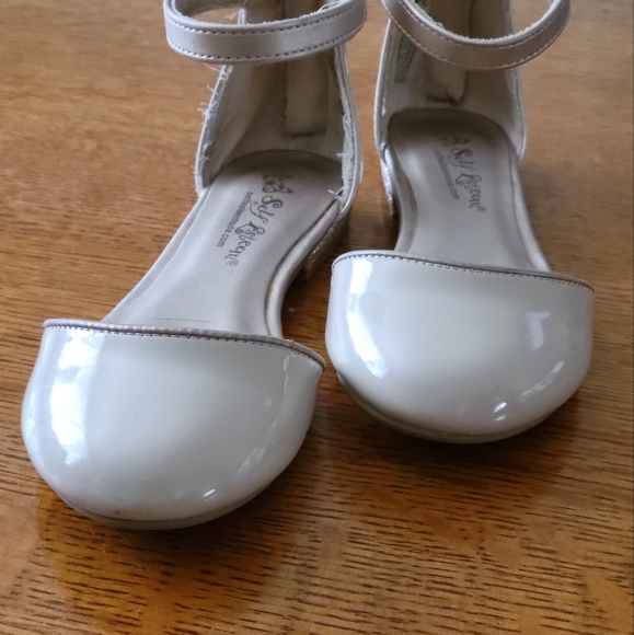 Self Esteem beige toe flats - Picture 5 of 6